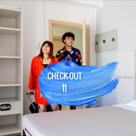 רימיני Hotel Kim מראה חיצוני תמונה