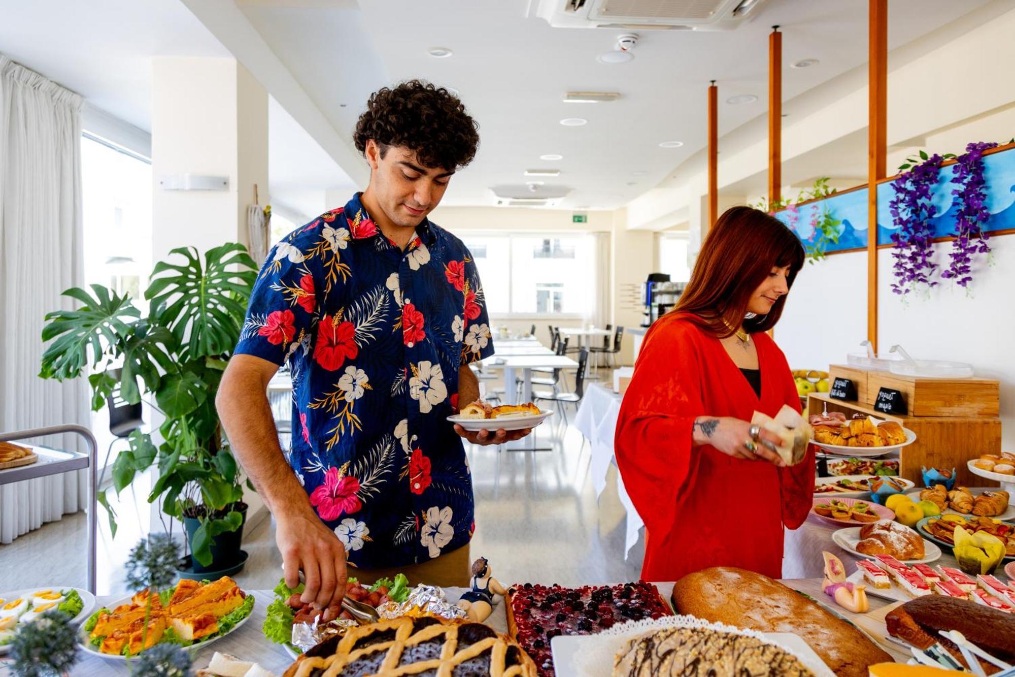 רימיני Hotel Kim מראה חיצוני תמונה