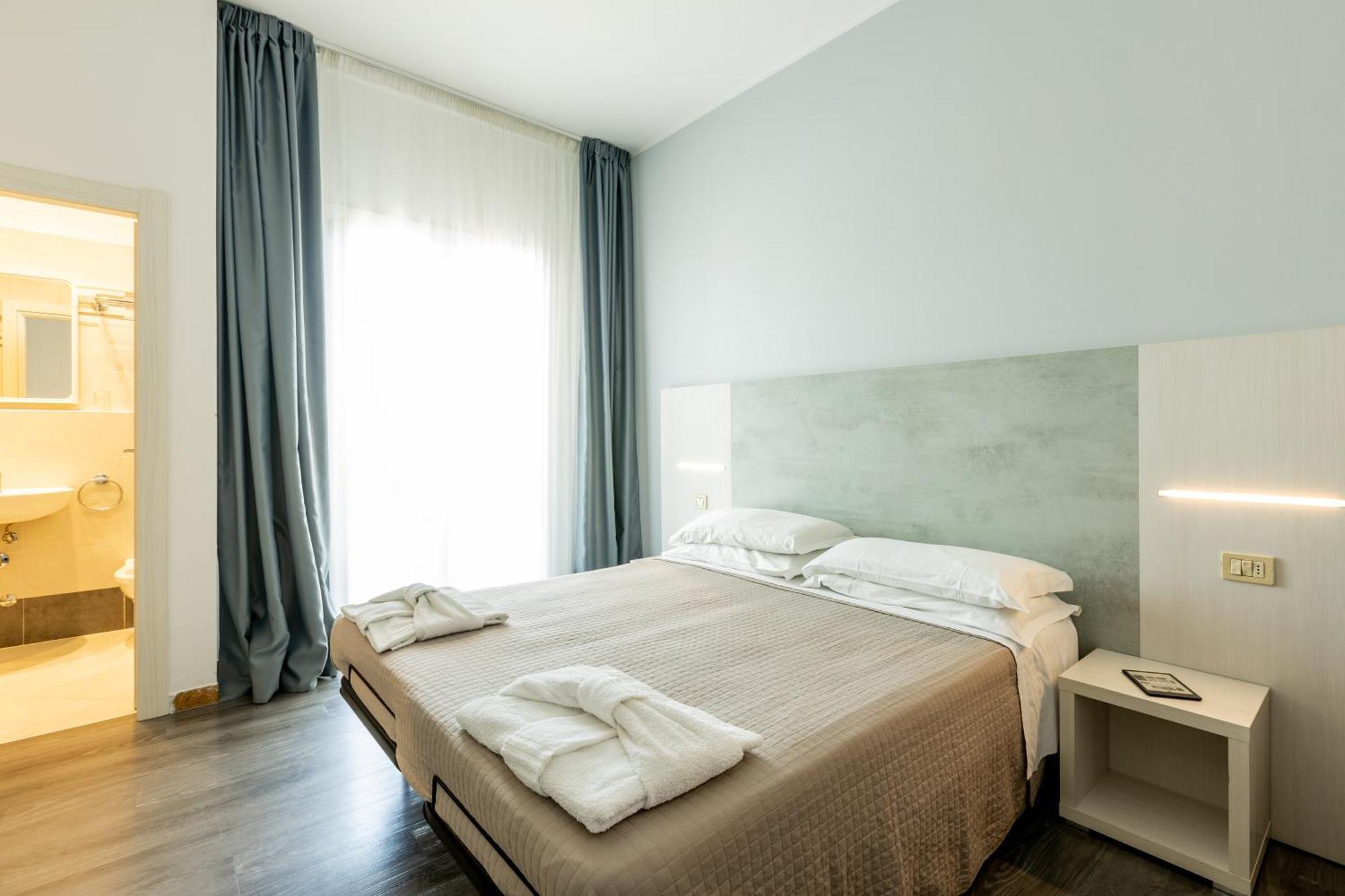 רימיני Hotel Kim מראה חיצוני תמונה
