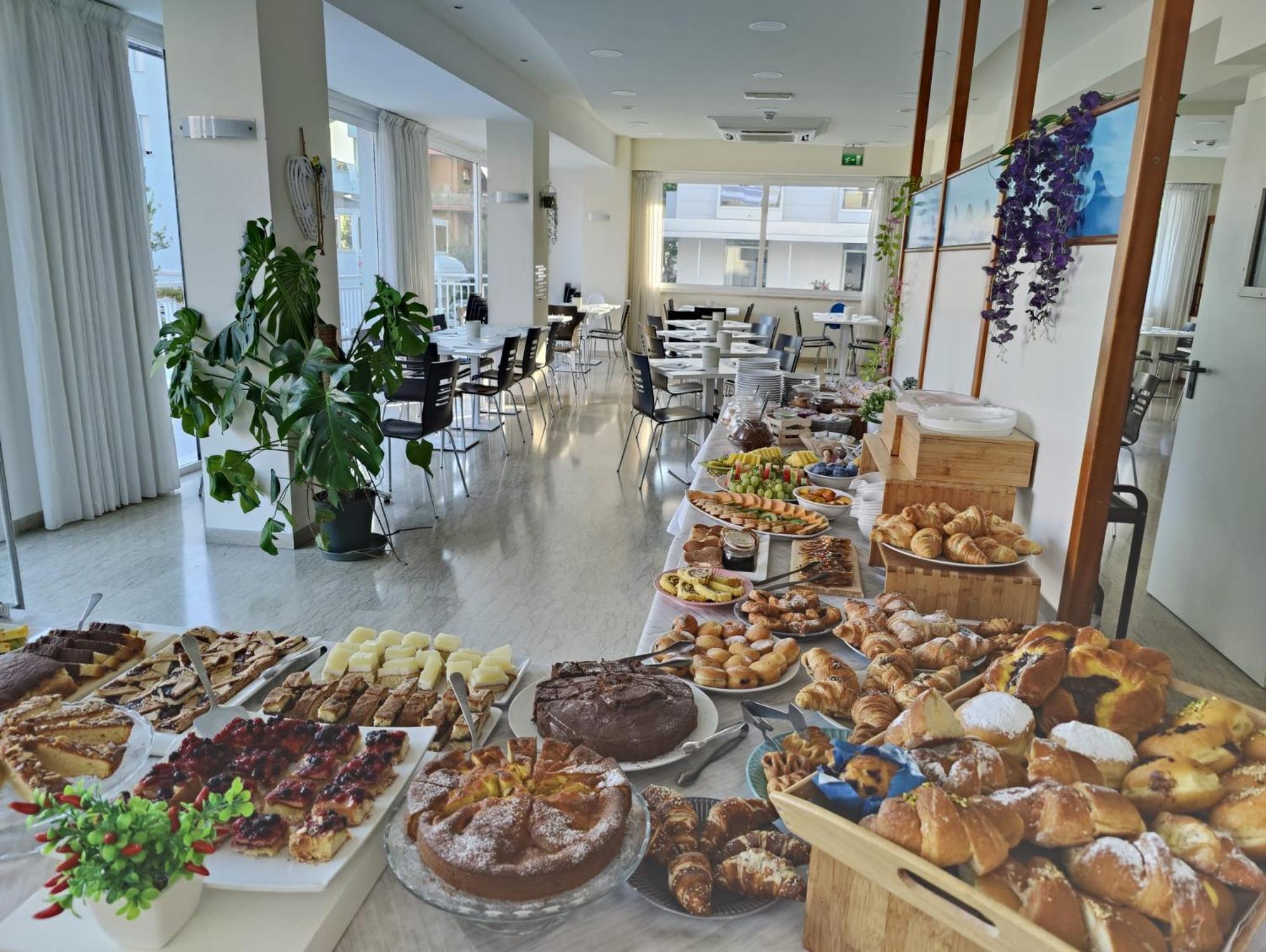 רימיני Hotel Kim מראה חיצוני תמונה