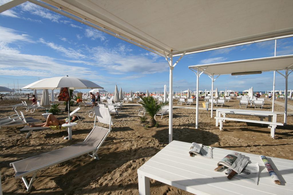רימיני Hotel Kim מראה חיצוני תמונה