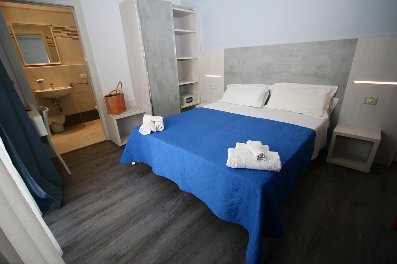 רימיני Hotel Kim מראה חיצוני תמונה