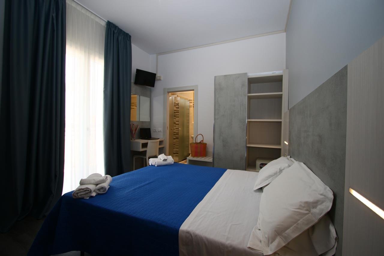 רימיני Hotel Kim מראה חיצוני תמונה