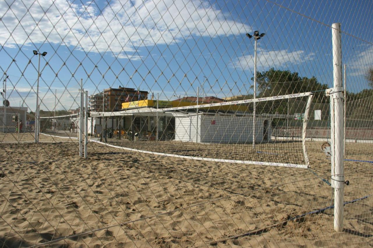 רימיני Hotel Kim מראה חיצוני תמונה